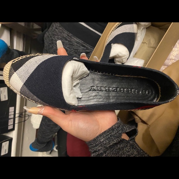 Burberry Espadrilles barely worn - Picture 5 of 7